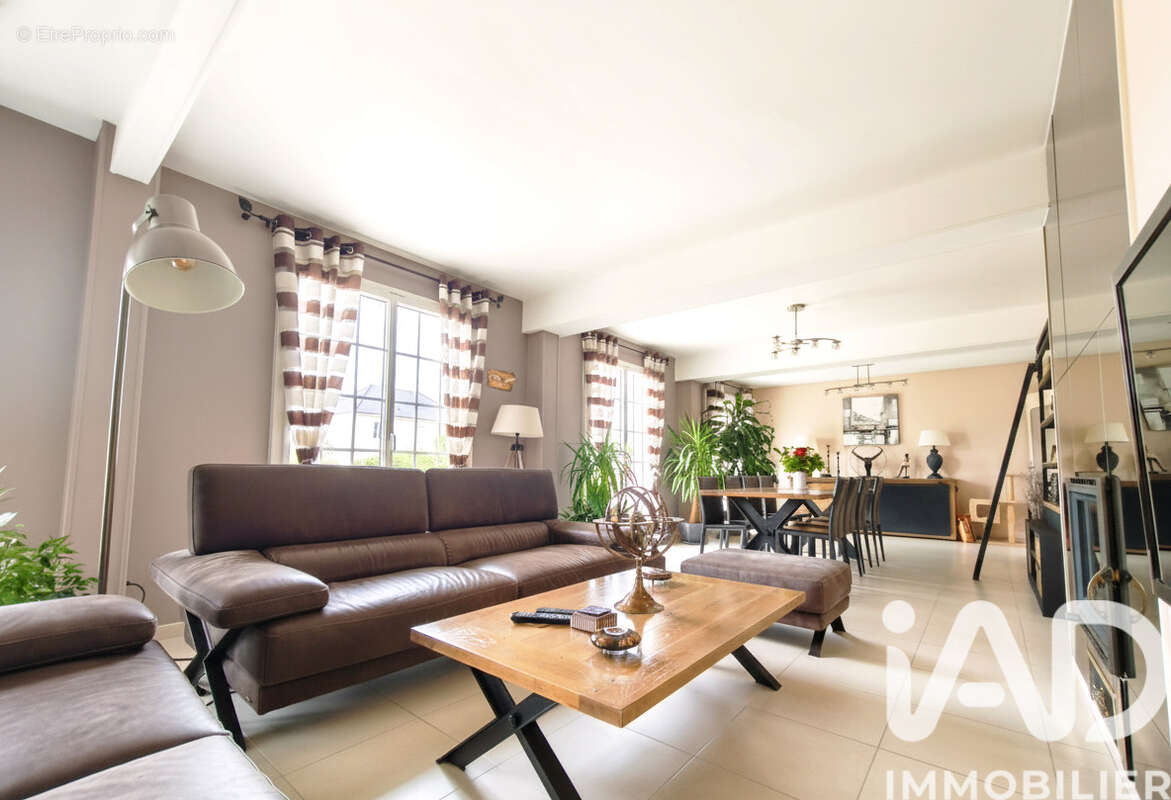 Maison 179 m² à Caurel  - photo 5