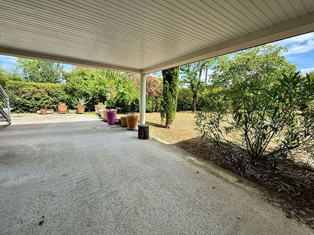 Maison à RUELLE-SUR-TOUVRE