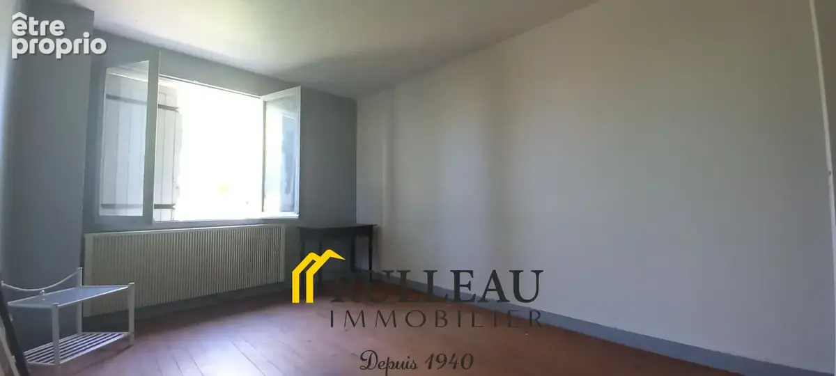 Ensemble immobilier 320 m2 avec dépendances en centre-ville de Saint-Savin - photo 19