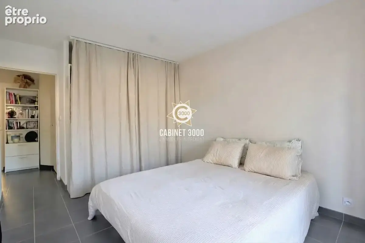 M2329 - CUERS - Pas Redon - Appartement T3 - RDJ - Terrasses - Garage double - photo 7