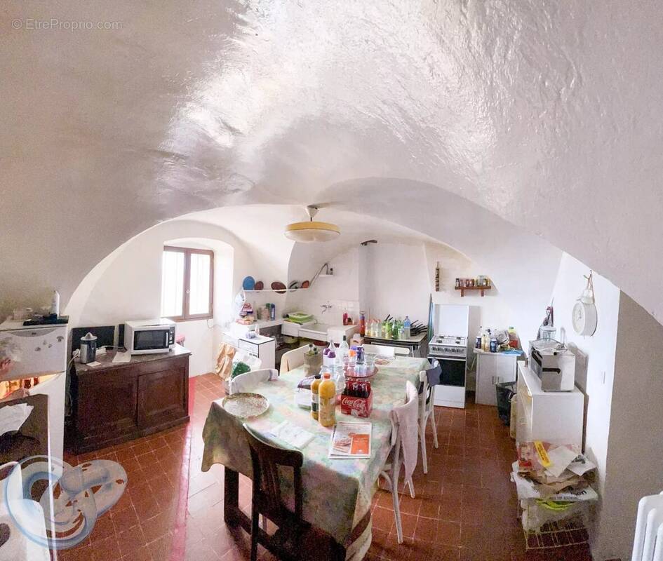 Maison à LES OMERGUES