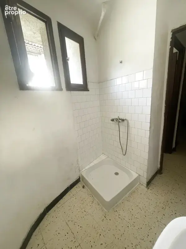 A vendre T2 avec deux garages - photo 5