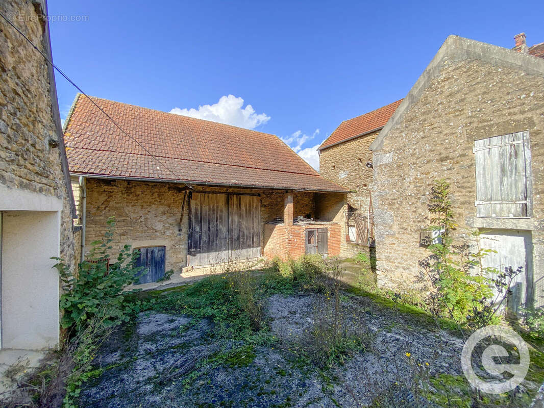Maison à L'ISLE-SUR-SEREIN