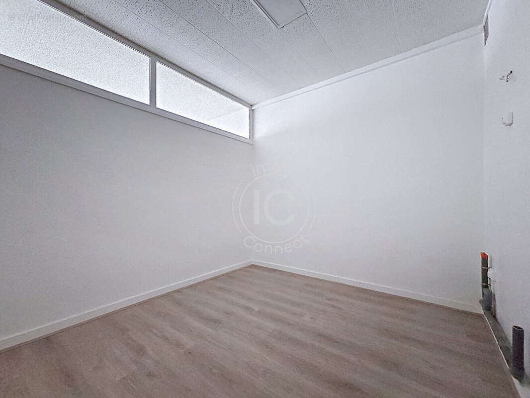 Commerce à VILLEFRANCHE-SUR-SAONE