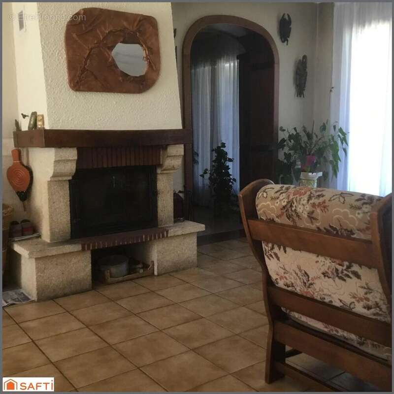 Maison 99 m² à Saint-Philippe-D'aiguille  - photo 4