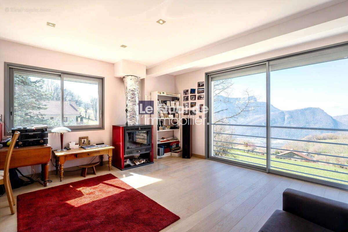 Maison 159 m² à Mont-Saint-Martin  - photo 9