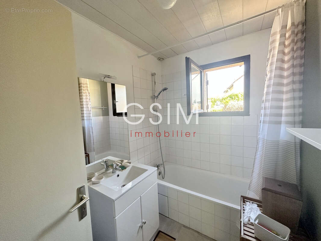 Appartement à FONTENAY-LE-FLEURY