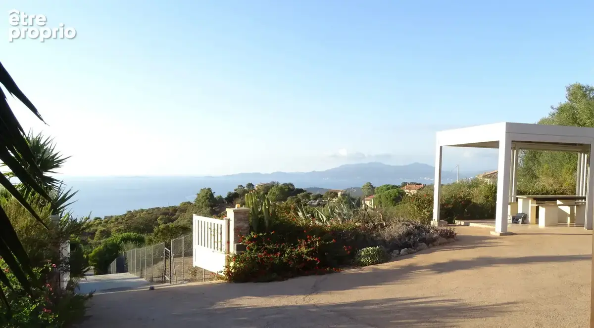 Photo Maison à Coti-Chiavari au prix de 800 000€