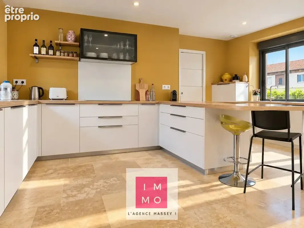 Caractère, charme & esprit contemporain — une demeure de 180 m² à la rénovation très récente, proche des commodités - photo 12