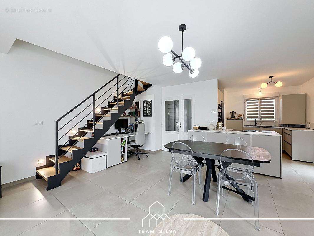 Maison 90 m² à Ternay  - photo 7