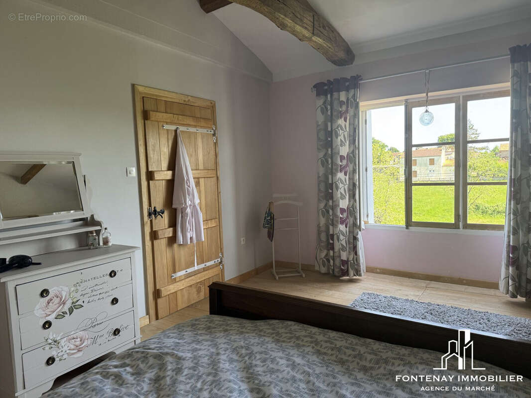 Maison 176 m² à Saint-Cyr-Des-Gats  - photo 9