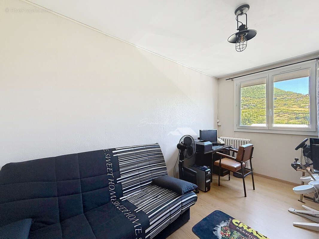 Résidence du Stade // Appartement type 4 // Quatrième étage avec balcon - photo 10
