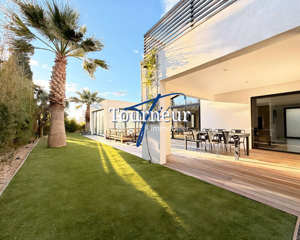 Maison à SIX-FOURS-LES-PLAGES