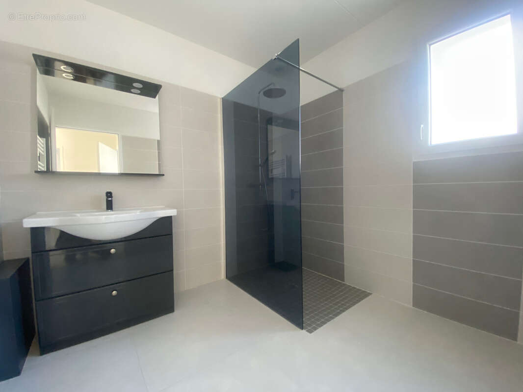 Maison à VAUX-SUR-MER