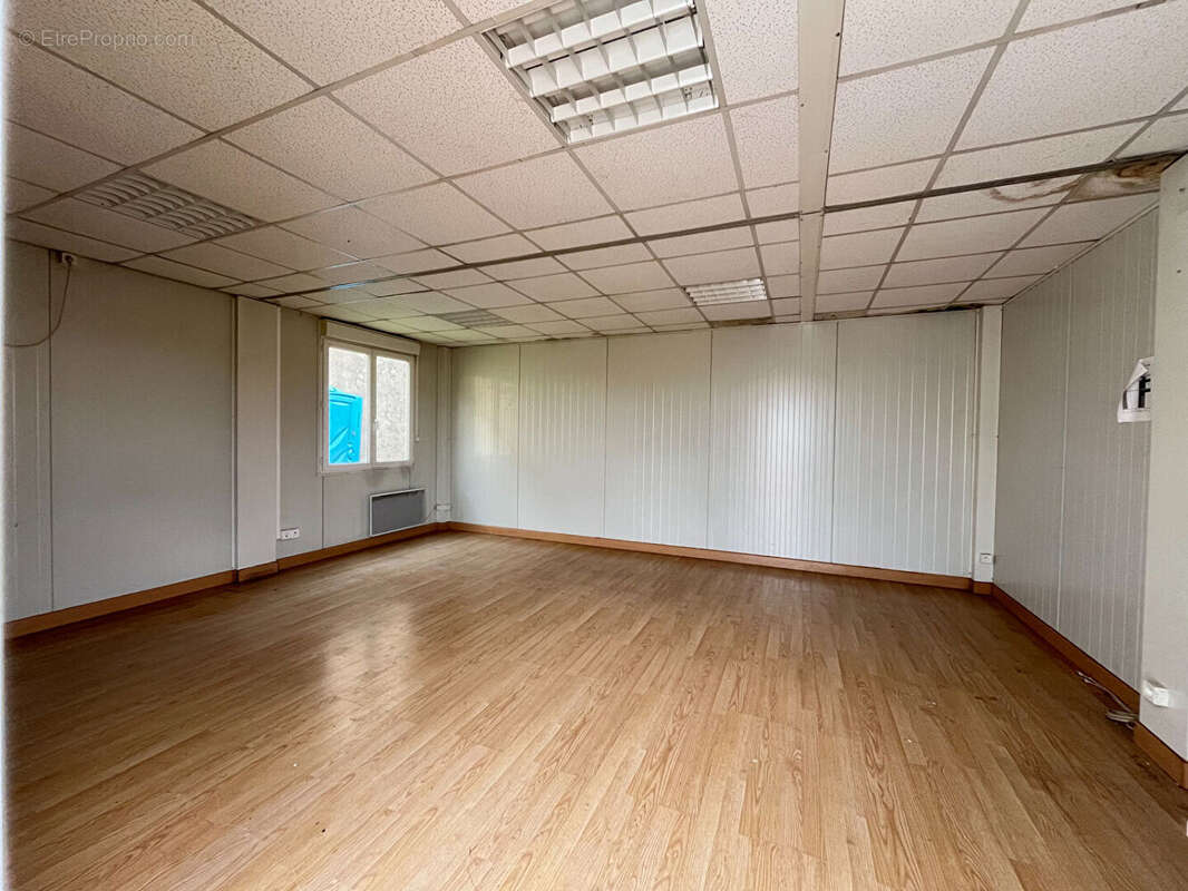 Commerce à CERCY-LA-TOUR