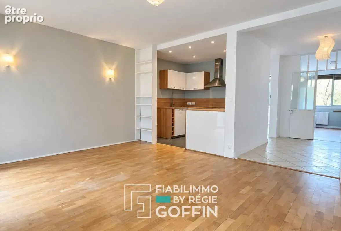 Monplaisir   t4 traversant de 89 m2   balcon, parking et cav - photo 1