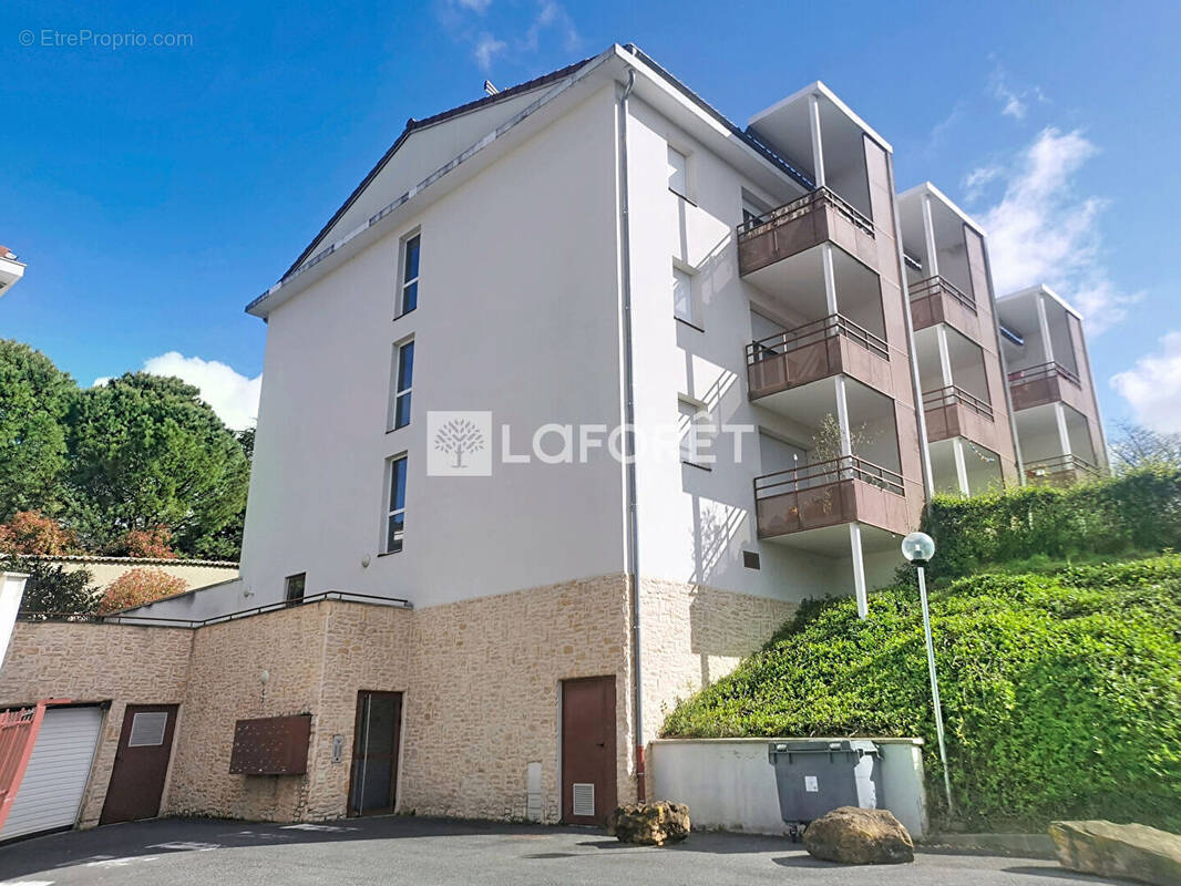 Appartement à GENAY