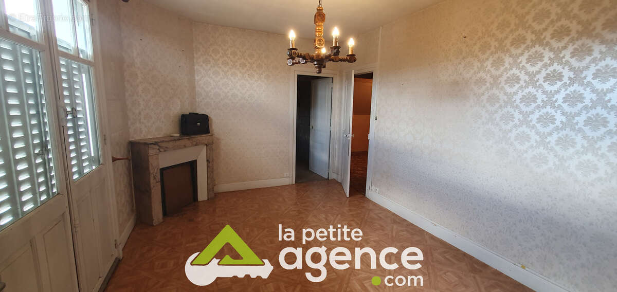 Maison à MONTLUCON