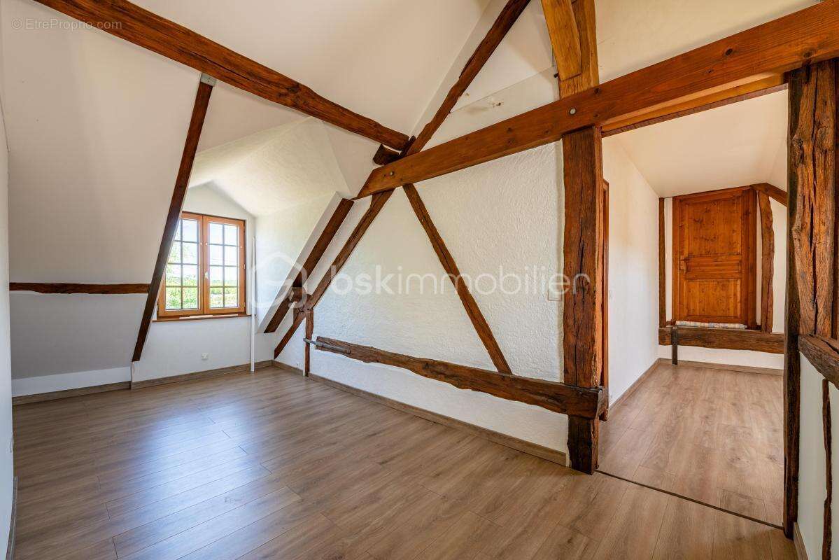 Très belle longère composée de ses 4 chambres et de sa dépendance ! - photo 9