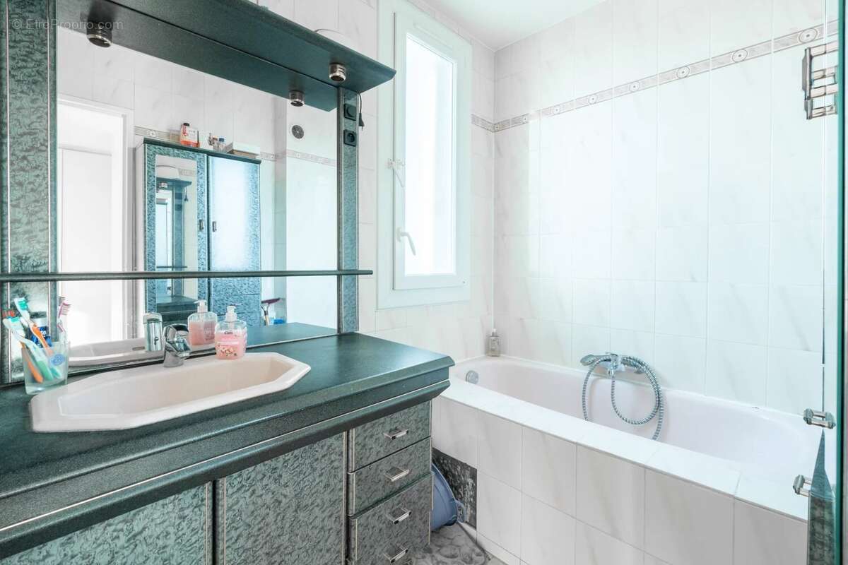 Appartement à CLICHY