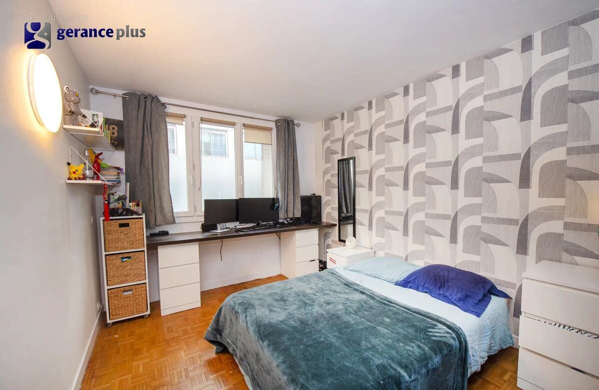Appartement à PARIS-17E