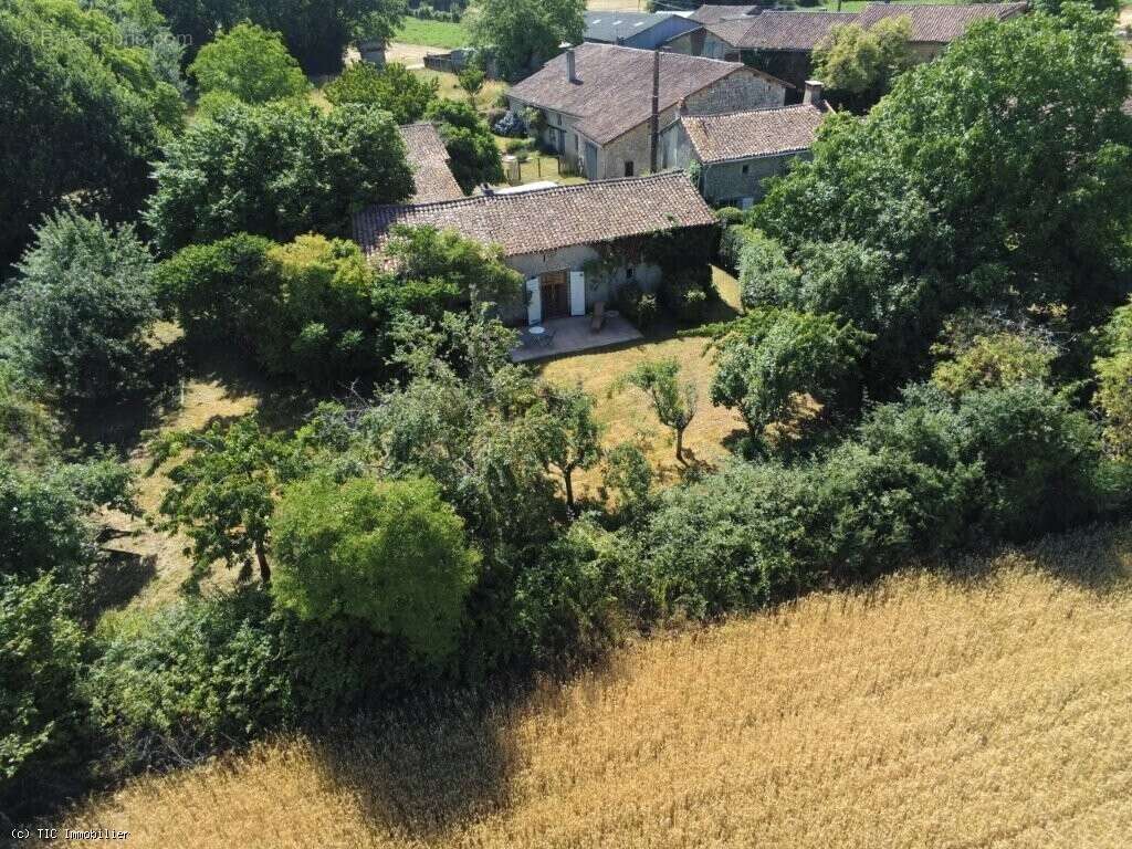 Maison à CHAMPAGNE-MOUTON