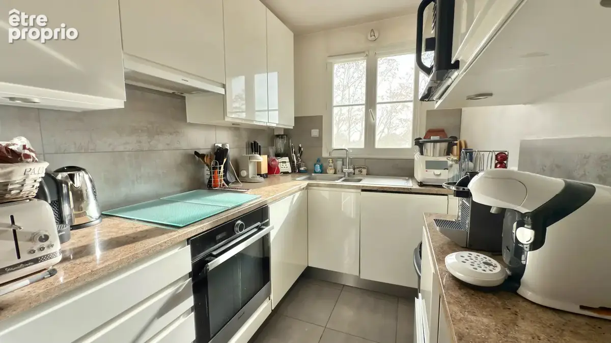 Appartement F3 dans résidence recherchée, proche du centre-ville et de la gare. - photo 3