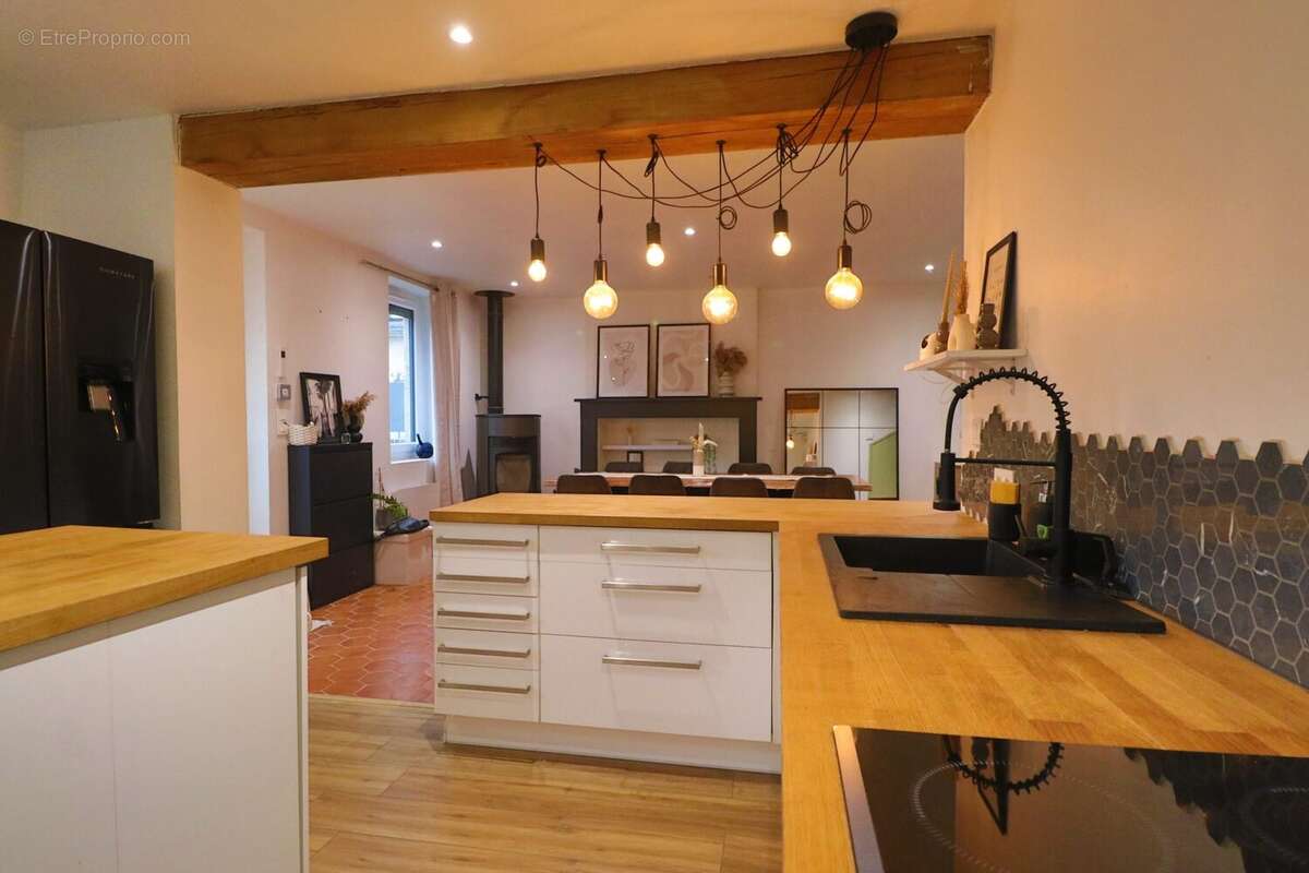 Maison à POUILLY-SUR-SAONE