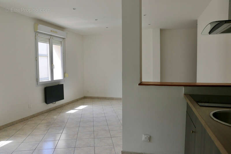 Appartement au premier étage à vendre 2 pièces REIMS (51), libre de toutes occupations ; - photo 13
