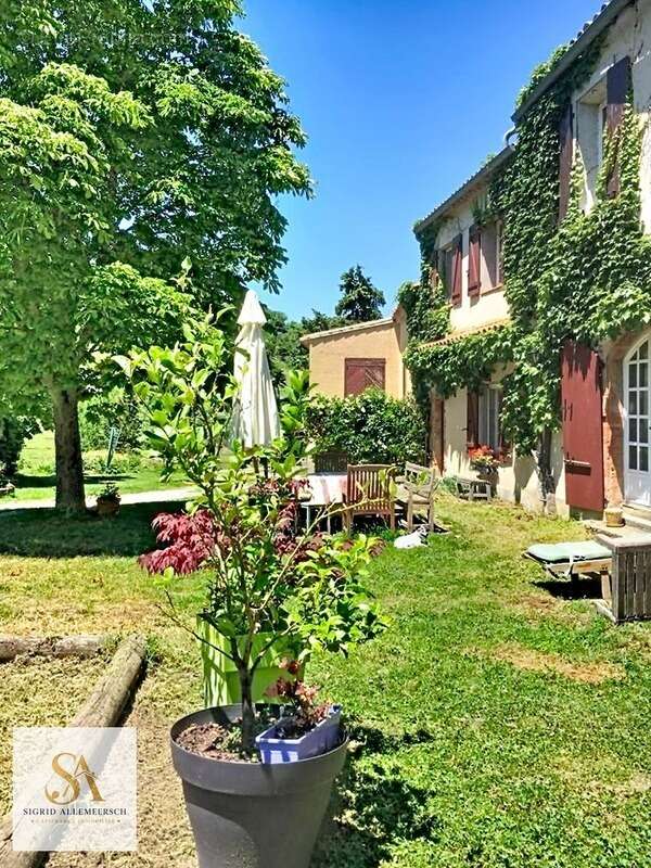 Domaine de caractère de 304 m² sur plus de 60 hectares d’un seul tenant – Entre nature, élégance et art de vivre - photo 17