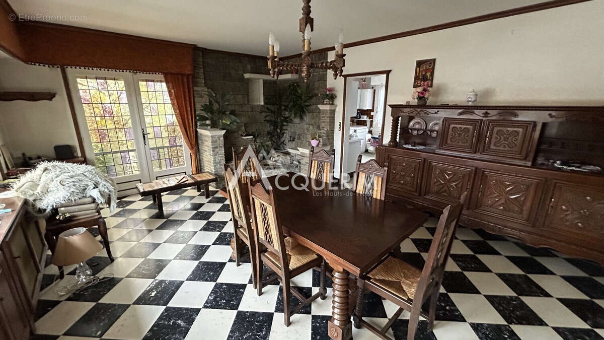 Maison à OSTRICOURT