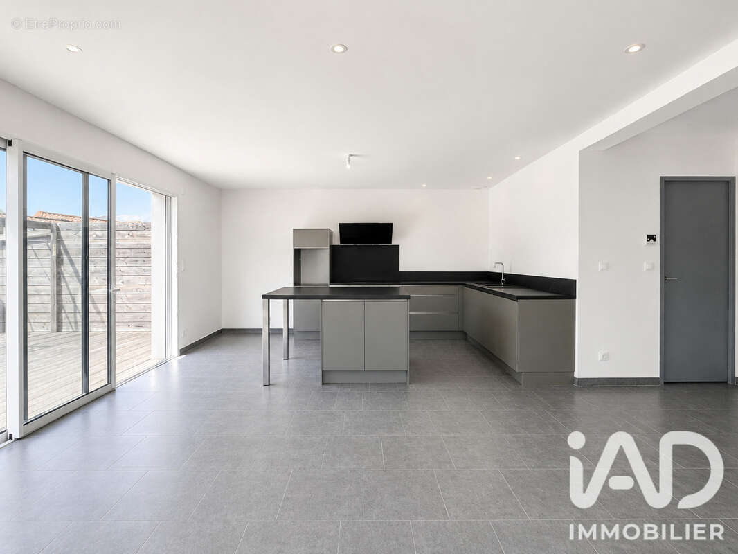 Maison 109 m² à La Plaine-Sur-Mer  - photo 3