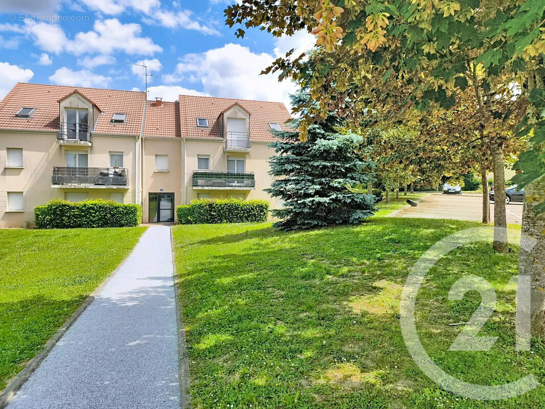 Appartement à VILLENEUVE-SUR-YONNE