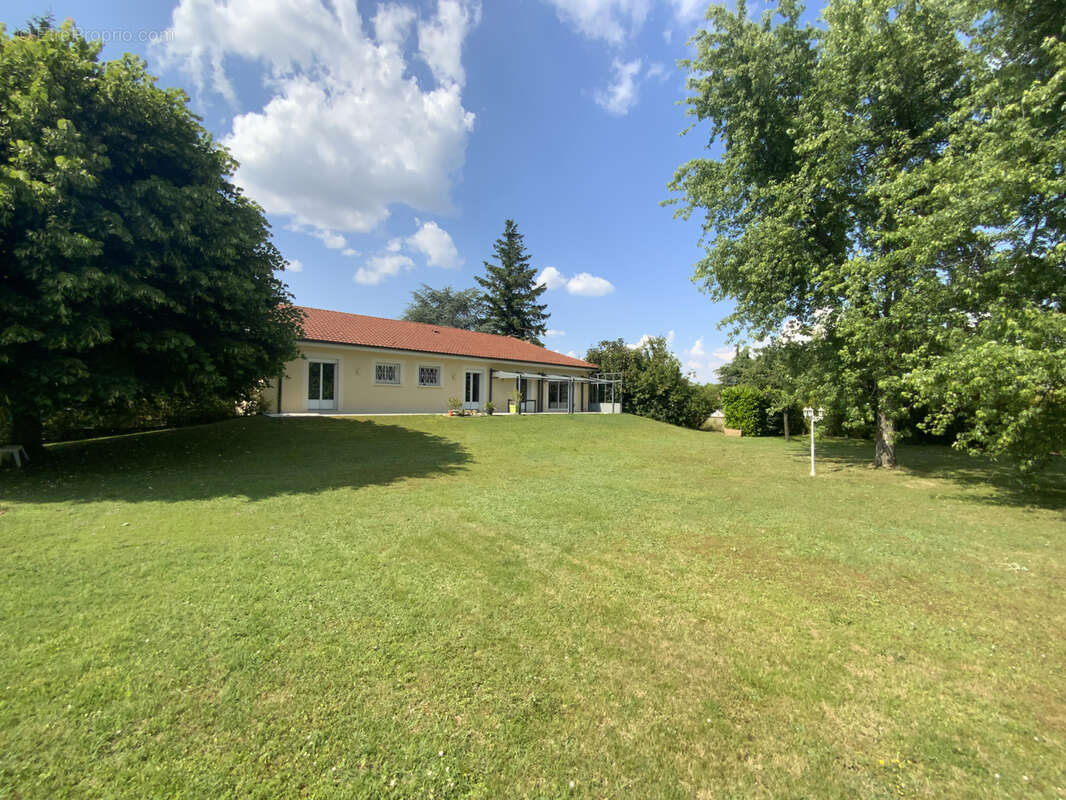 Maison à COLOMBIER-SAUGNIEU