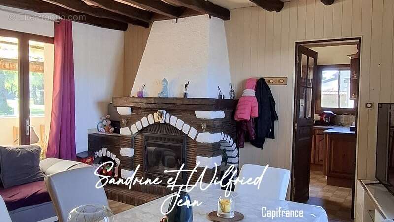 FRENELLES-EN-VEXIN (CORNY) - Maison ancienne à rénover avec dépendances - Terrain 1 790 m² - CUB positif - photo 3