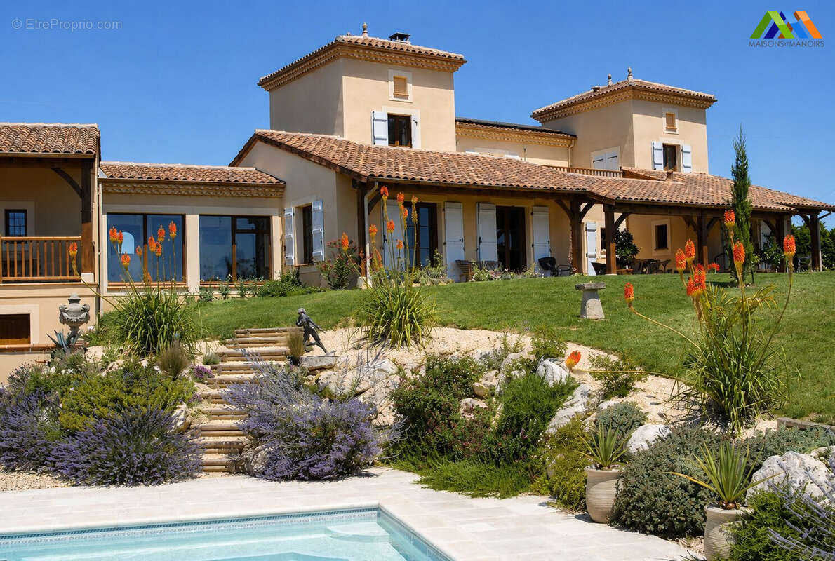 Maison contemporaine avec piscine et vue Pyrénées - Maison à MARCIAC