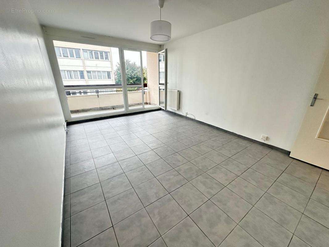 Appartement À Vendre 2P 50M² Balcon, Cave, Place de parking - photo 3