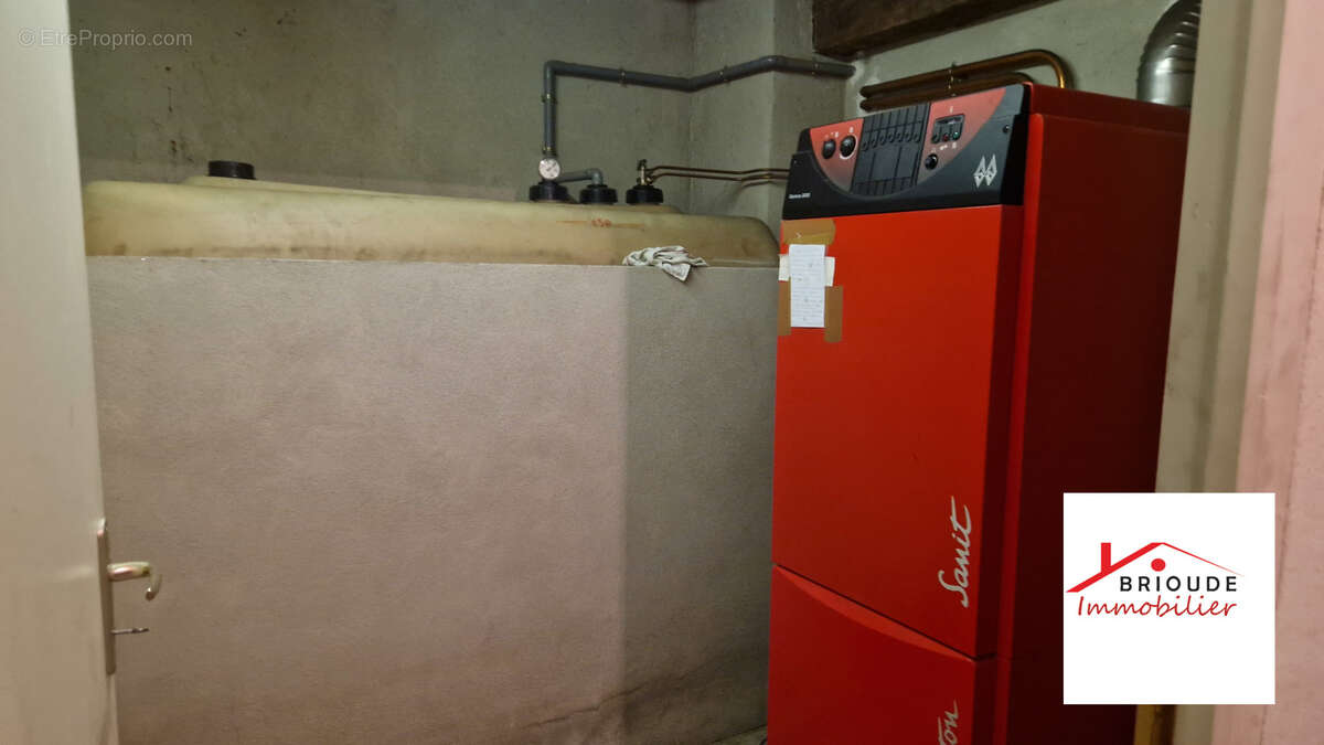 Maison à CHAMPAGNAC-LE-VIEUX