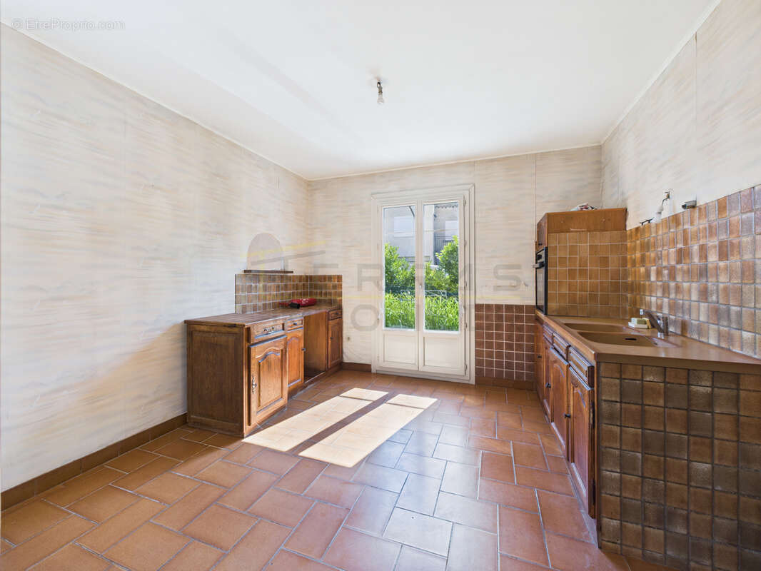 Maison à VALREAS