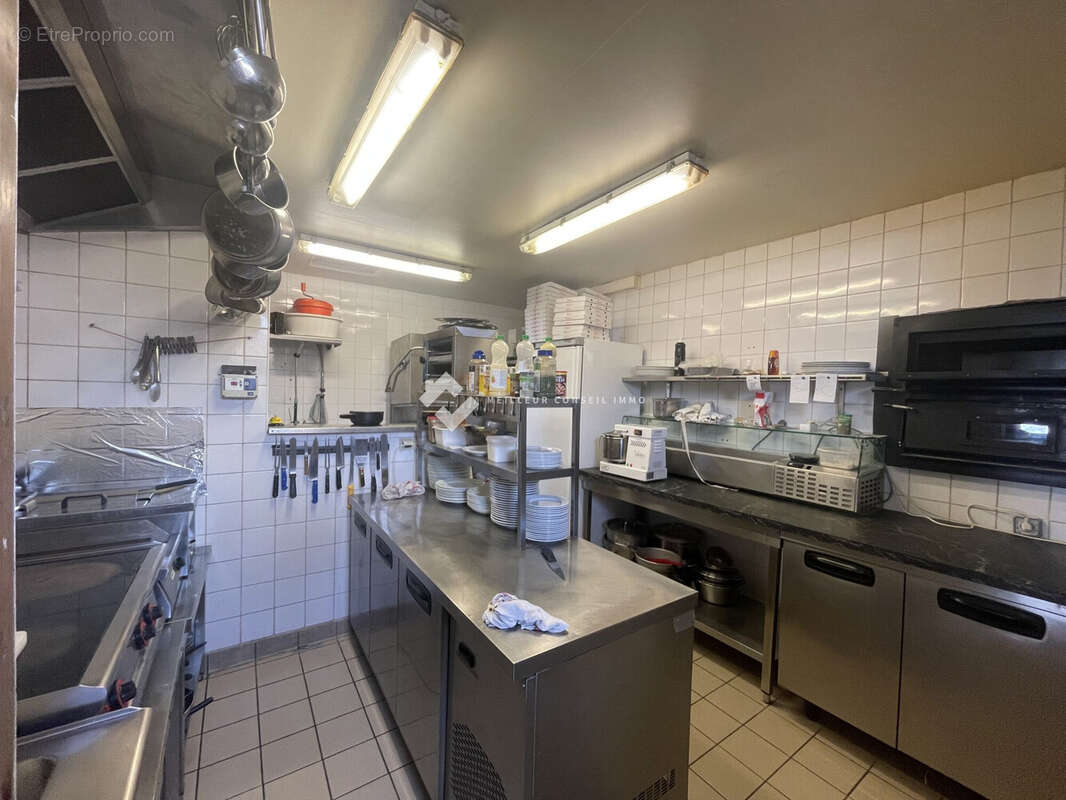 Commerce 92 m² à Fontcouverte-La-Toussuire  - photo 7