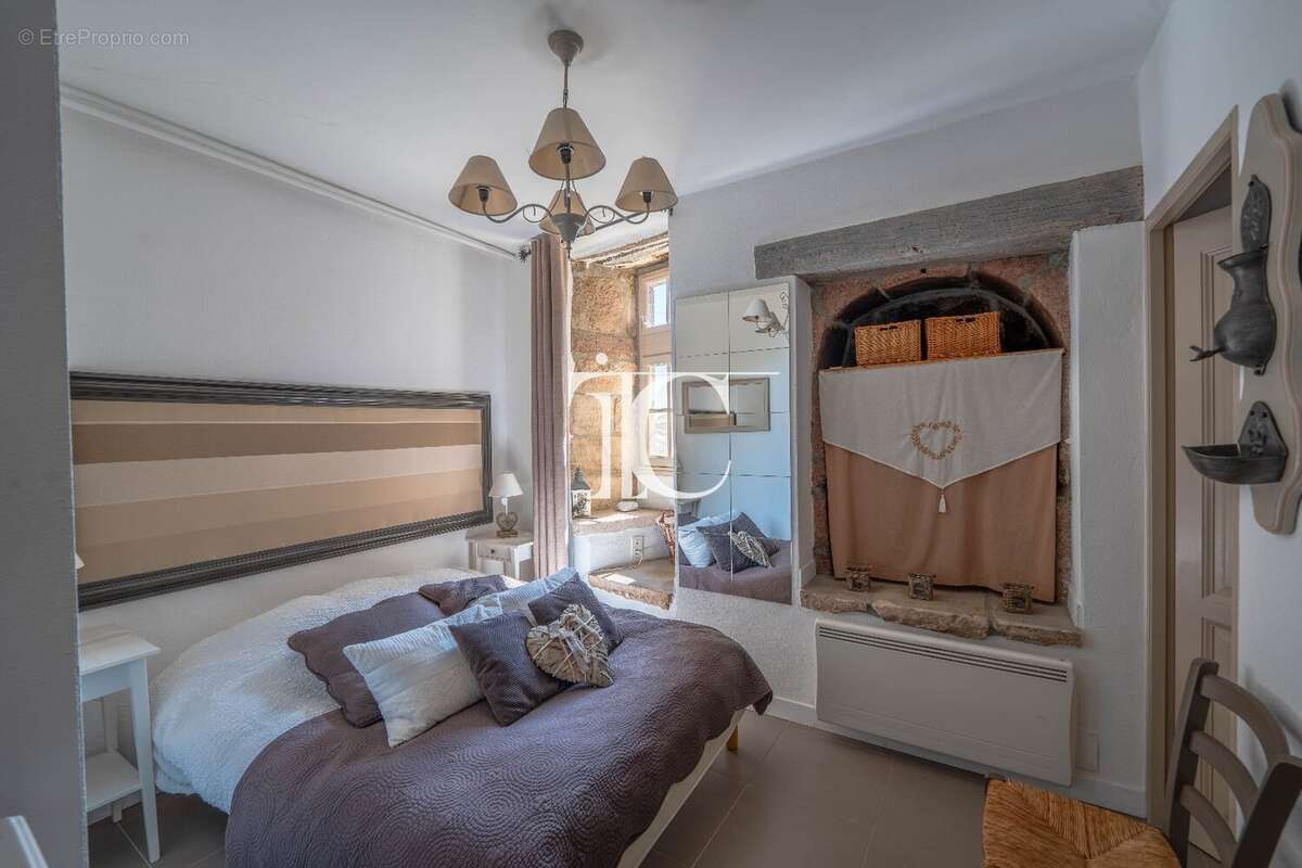 Maison à LABLACHERE