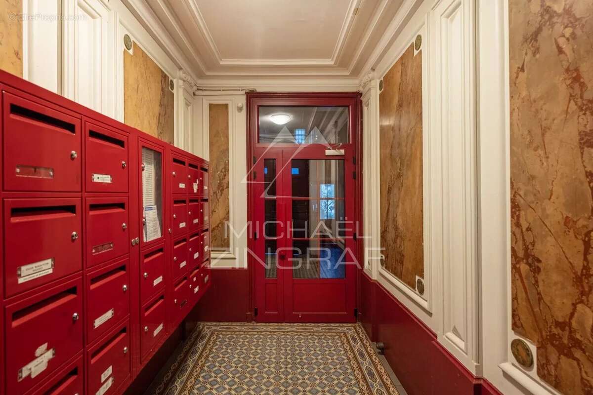 Appartement à PARIS-7E