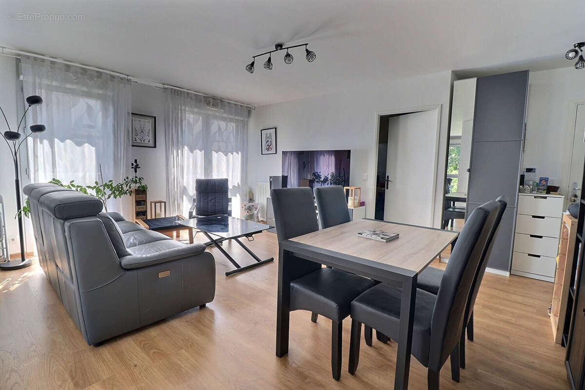 Appartement à MAREIL-MARLY