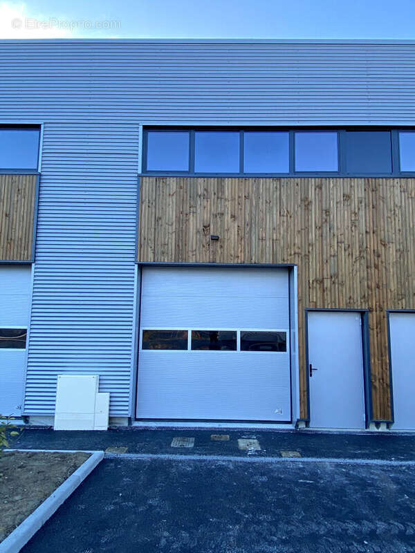 Commerce à BASSE-GOULAINE