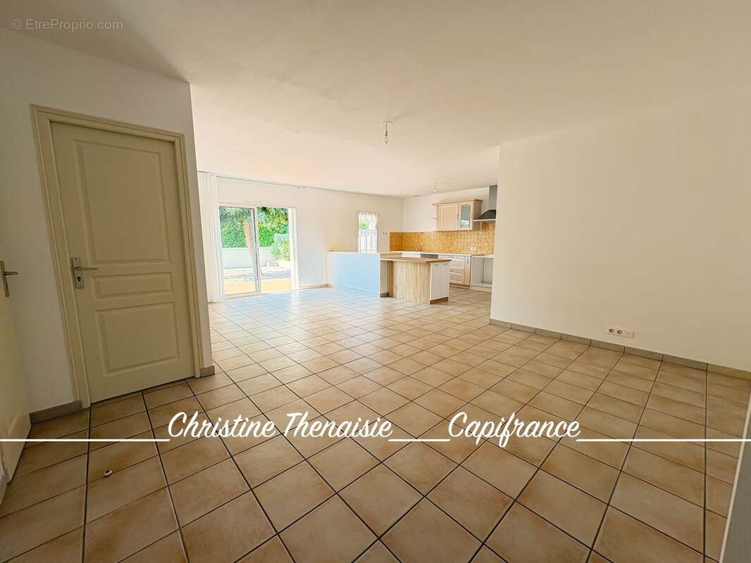 Maison à vendre Plain-Pied, Coeur de ville, 3 chambres, Garage SAINT HILAIRE DE RIEZ (85) - photo 8