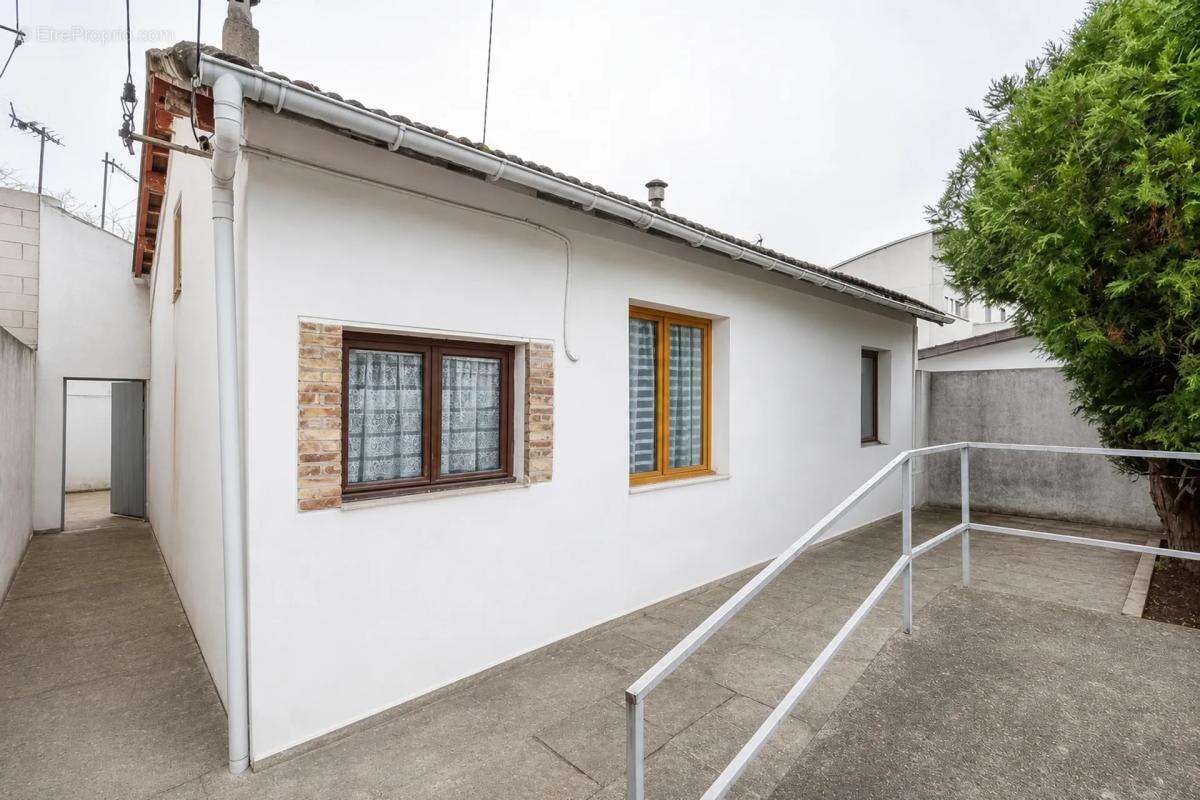 Maison 4 pièces 52,5 m² Saint-Denis - photo 7