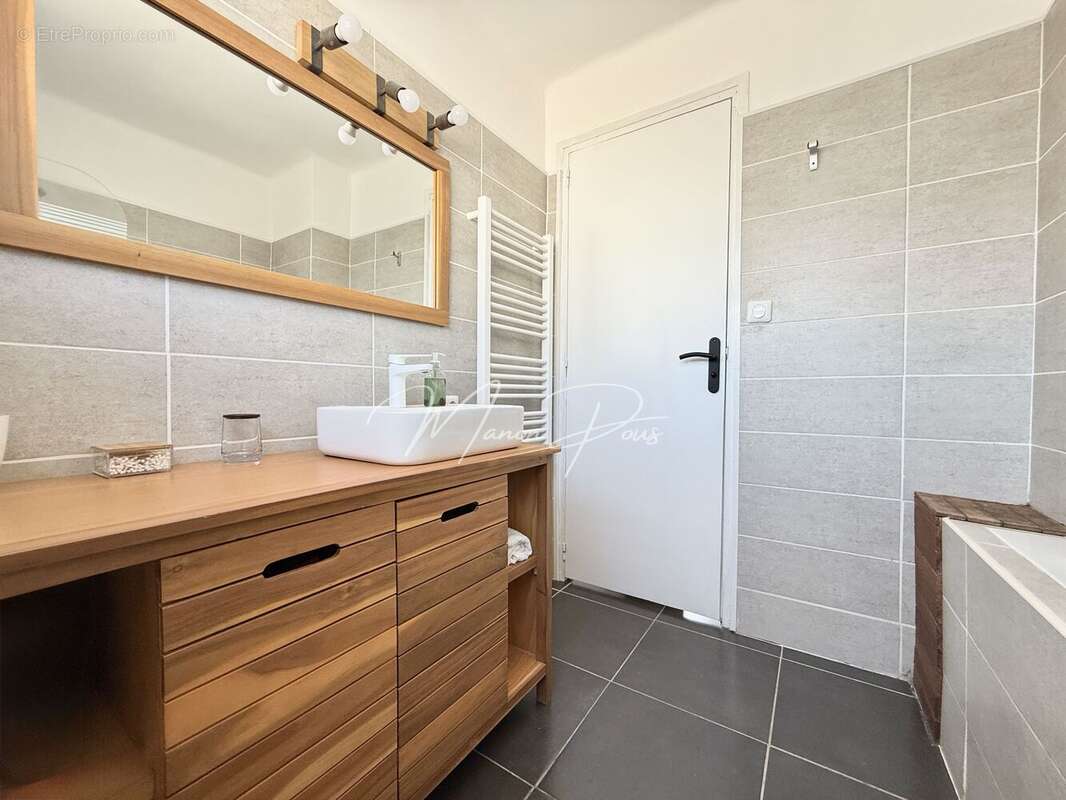 Maison 95 m² à Saint-Esteve  - photo 35
