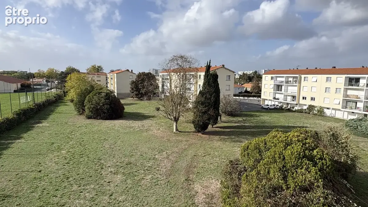 EXCLUSIVITE - NIORT Appartement T3 de 68m2 avec balcon et garage - photo 1