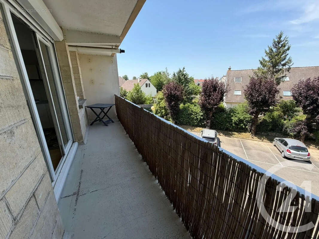 Appartement à LE PLESSIS-BELLEVILLE