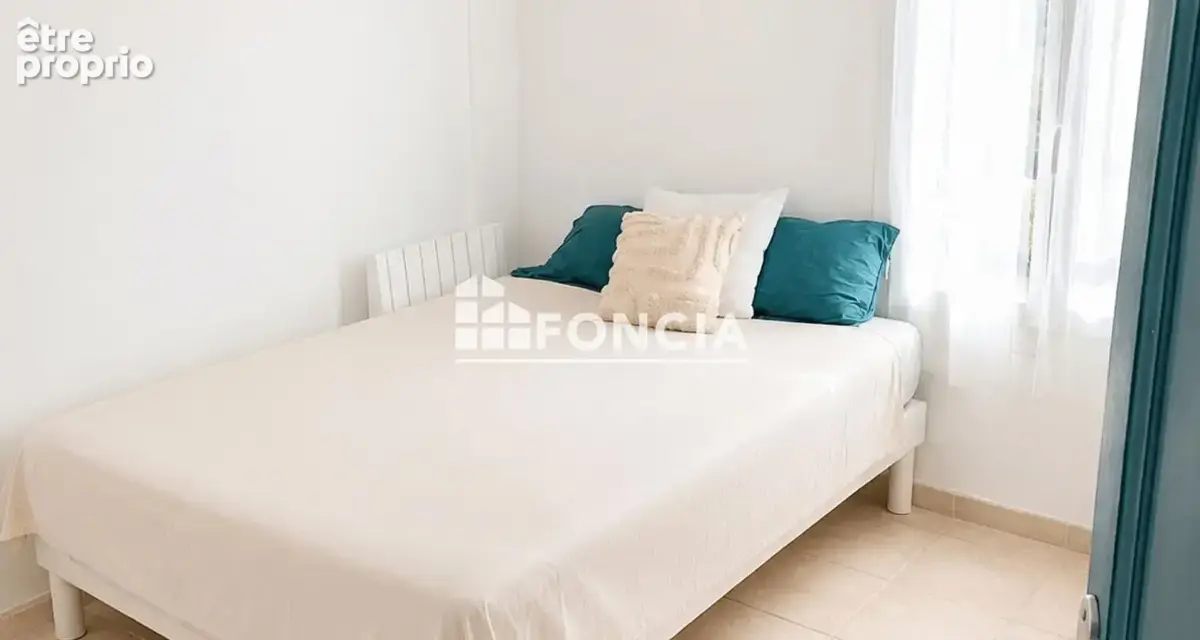Appartement t4 - centre ville - residence la cauquiere cogolin - photo 3